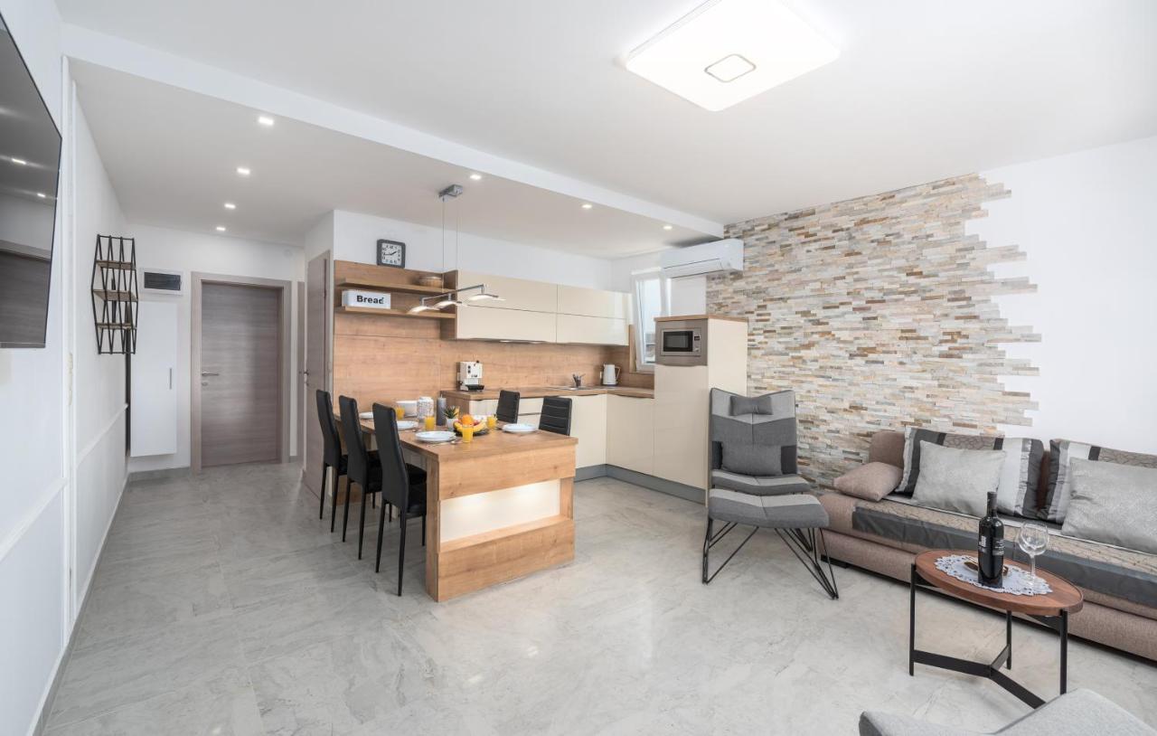 Soho Beach Novigrad Istria Esterno foto